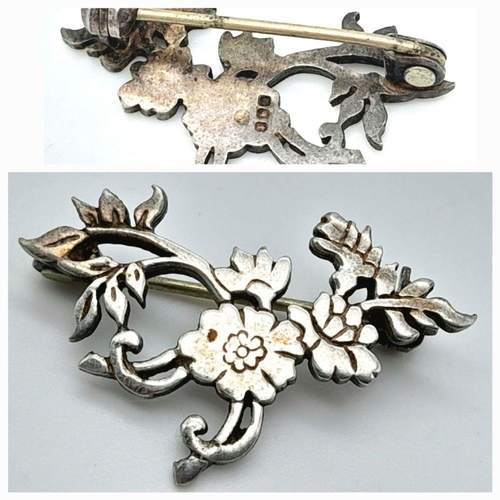 574 - Five Vintage Silver Brooches - various styles and designs. Please see photos for details.