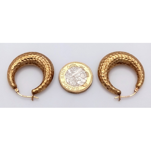 576 - A PAIR OF 9K YELLOW GOLD HAMMERED HOOP EARRINGS, 4G TOTAL WEIGHT , 3.4CM DROP. REF: 774I