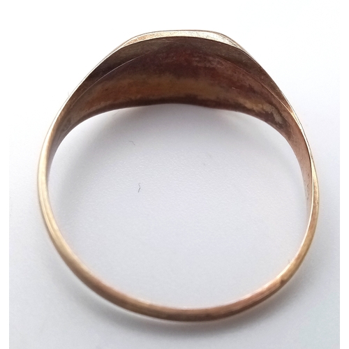 675 - A Vintage 9K Yellow Gold Small Signet Ring. Size P. 2.46g