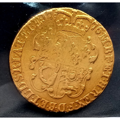 95 - A 1776 GEORGE III GUINEA COIN. YEAR OF AMERICAN INDEPENDANCE. 8.2G. VF, BUT PLEASE SEE PHOTOS. 22K G... 