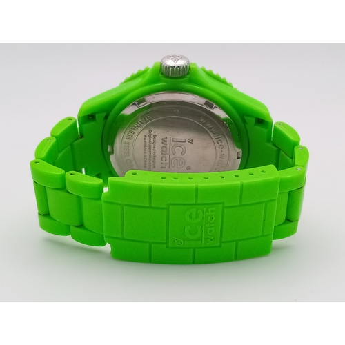 922 - AN ICE WATCH IN GREEN COLOUR FULL WORKING ORDER NEW BATTERY FITTED IN THE LAST FEW WEEKS . REF: SD 5... 