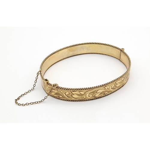 154 - Vintage 9 CARAT GOLD PLATED HINGED BANGLE. Complete with safety chain. Heavy GOLD PLATING (50 Micron... 