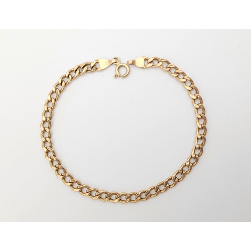 175 - Classic ITALIAN 9 CARAT GOLD CURB CHAIN LINK BRACELET. 3 grams. 19 cm. Please see pictures.