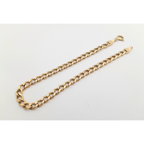 175 - Classic ITALIAN 9 CARAT GOLD CURB CHAIN LINK BRACELET. 3 grams. 19 cm. Please see pictures.