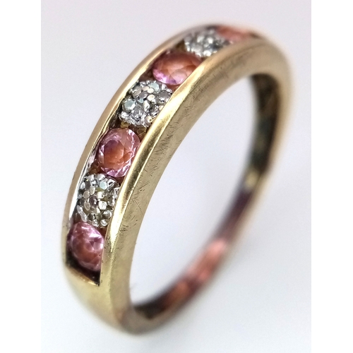 84 - Extremely Pretty 9 CARAT GOLD, DIAMOND and AMETHYST RING. Full UK hallmark. 2.6 Grams. Q1/2 - R. Ple... 