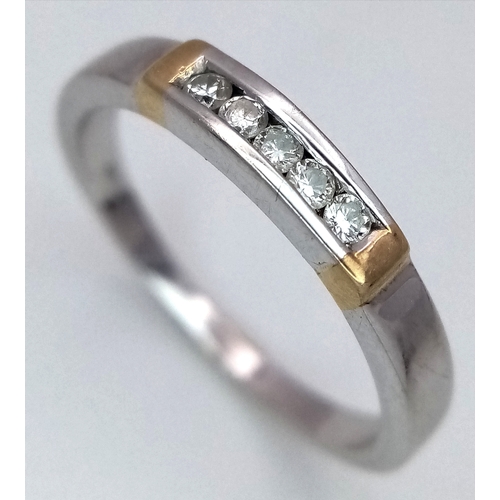 231 - Elegant 18 CARAT WHITE GOLD and DIAMOND RING. 2.59 grams. Size L.