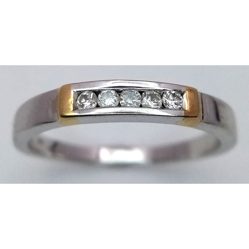 231 - Elegant 18 CARAT WHITE GOLD and DIAMOND RING. 2.59 grams. Size L.