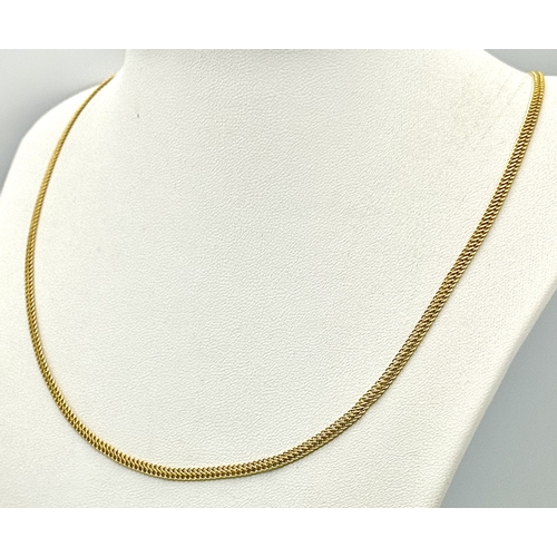 402 - An Italian 9K Yellow Gold Petit Double Link Curb Necklace. 44cm. 2.7g