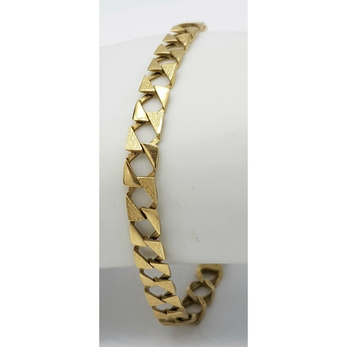 107 - A 9K Yellow Gold Square Link, Bark Effect Bracelet. 18cm. 5.5g.