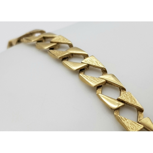 107 - A 9K Yellow Gold Square Link, Bark Effect Bracelet. 18cm. 5.5g.