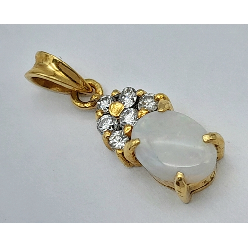 198 - AN 18K YELLOW GOLD DIAMOND & OPAL PENDANT 2.2G TOTAL WEIGHT, 0.7CM x 1.6CM. REF: A/S 1226