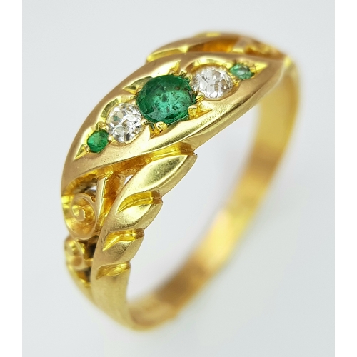 67 - AN 18K YELLOW GOLD VINTAGE OLD CUT DIAMOND & EMERALD 5 STONE RING. 2.7G. SIZE L. SC5087