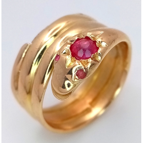 1185 - AN 18K YELLOW GOLD VINTAGE RUBY SET SNAKE RING 0.35CT RUBY 8.1G SIZE N. Ref: 8870