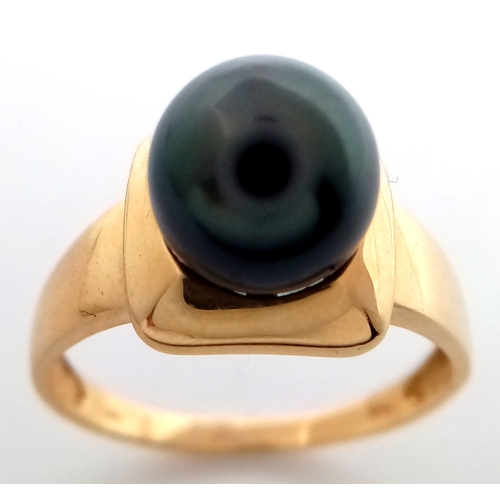 19 - A 14K Gold, Tahitian Pearl Ring. Size Q 1/2. 4.2g