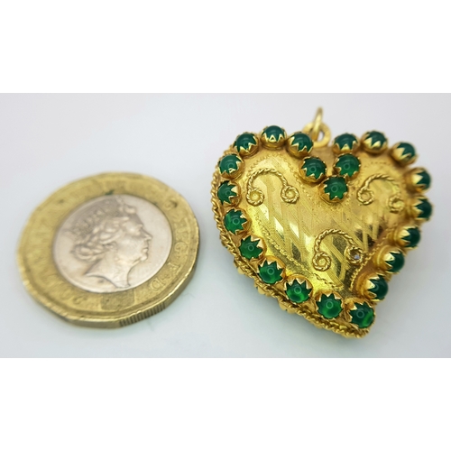 404 - A Beautiful 18K Gold and Emerald Heart Pendant. 3.5 x 3cm. 11.4g.