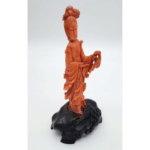 49 - AN EARLY 19TH CENTURY ANTIQUE HAND CARVED CORAL FIGURE OF AN ORIENTAL LADY ON A WOODEN BASE .    129... 