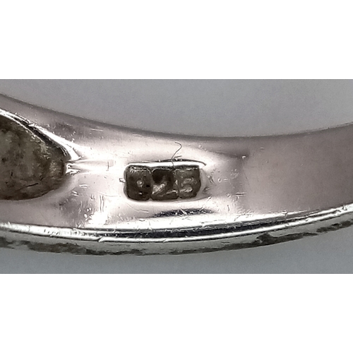 836 - Vintage SILVER RING Having 5 x OVAL CUT AMETHYSTS  Mounted to top. Beautifully set with split ‘V’ Sh... 
