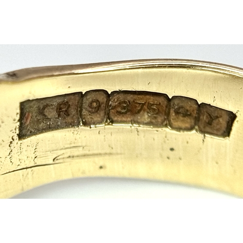 190 - A Vintage 9K Yellow Gold White Quartz Ring. Size N. 6.8g.