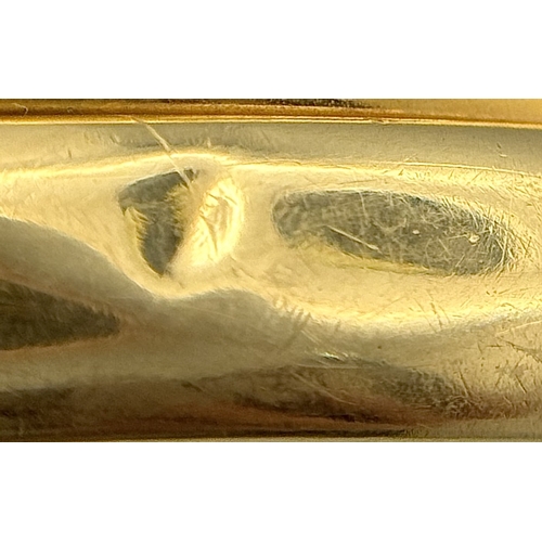 721 - A Vintage 18K Yellow Gold Bangle. Clip design. Safety chain. 15.4g.