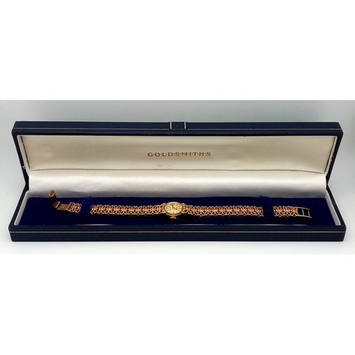742 - A Vintage 9K Gold Rotary 21 Jewel Ladies Watch. 9k gold bracelet and case - 16mm. Gold tone dial. Me... 