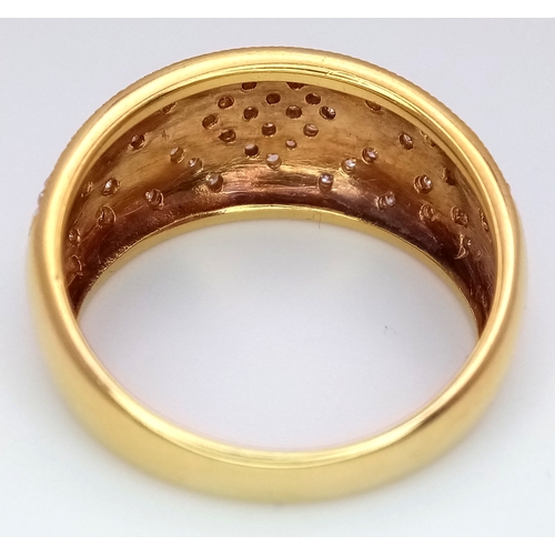 29 - A BEAUTIFULLY DESIGNED 18K YELLOW GOLD DIAMOND SET RING. 6.2G. SIZE P. SC5079.