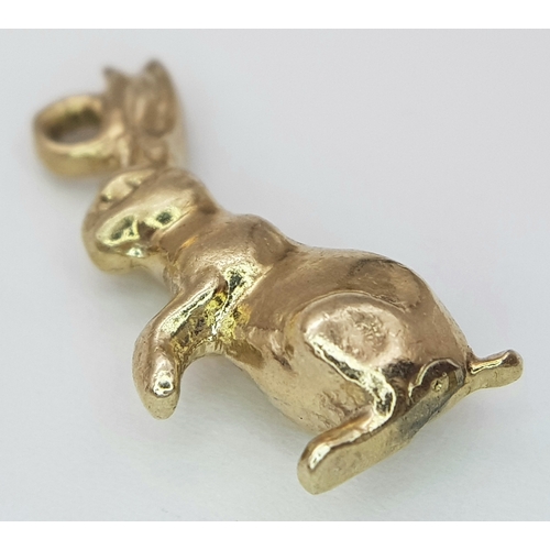 426 - A 9K YELLOW GOLD BUNNY RABBIT CHARM. 3.1G. SC5068