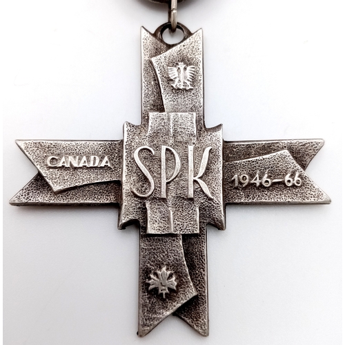 823 - A 20th Anniversary Commemorative Medal for the Polish Combatants Association in Canada.