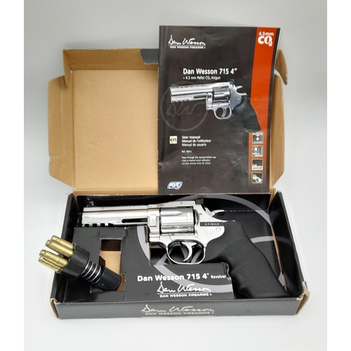 750 - A 357 Magnum CO2 revolver by Dan Wesson - 4