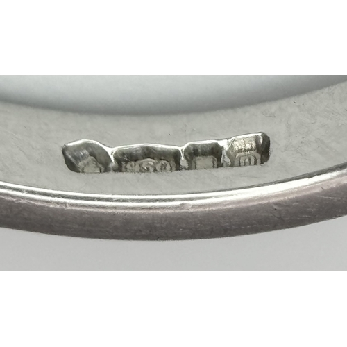 191 - A PLATINUM DIAMOND 3 STONE RING - 0.56CT CENTRE DIAMOND IS GIA CERTIFIED -0.26CT. H - COLOUR. VS1 CL... 