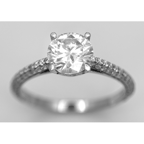 198 - An 18K White Gold LAB Grown Diamond Ring. Round brilliant cut centre stone - 1ct. Size M. 2.2g