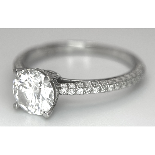 198 - An 18K White Gold LAB Grown Diamond Ring. Round brilliant cut centre stone - 1ct. Size M. 2.2g