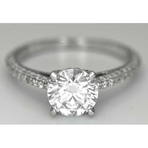 198 - An 18K White Gold LAB Grown Diamond Ring. Round brilliant cut centre stone - 1ct. Size M. 2.2g