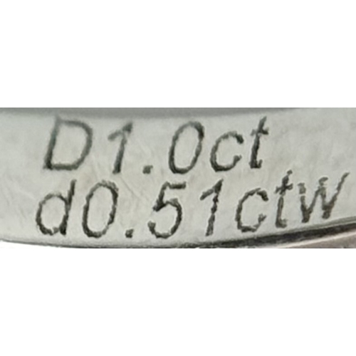 198 - An 18K White Gold LAB Grown Diamond Ring. Round brilliant cut centre stone - 1ct. Size M. 2.2g