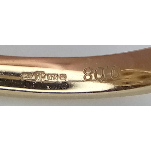 190 - A 9K YELLOW GOLD DIAMOND AND SAPPHIRE RING. 2.5G. SIZE P. SC7038.