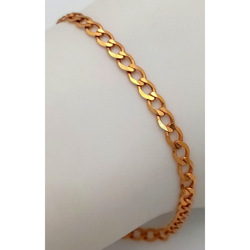 189 - Slim and Elegant 9 CARAT GOLD CURB CHAIN BRACELET. Full UK hallmark. 2.4 grams. 19 cm. Please see pi... 