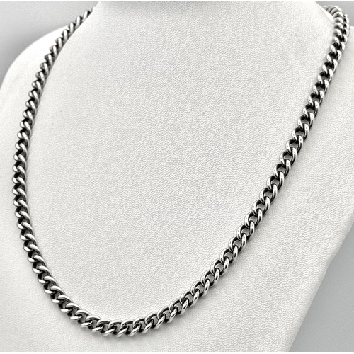 214 - Classic SOLID SILVER  ‘DOG CHAIN’  NECKLACE. Fully hallmarked. 45 cm.