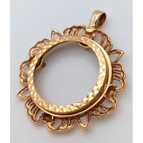 185 - A 9K Yellow Gold Full Sovereign Coin Holder Pendant. 3.5cm. 
4.65g.