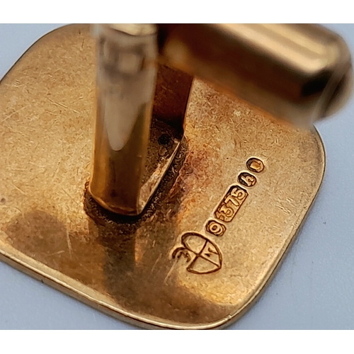 37 - A Pair of 9K Yellow Gold Cufflinks. Spiral decoration. 7.2g.