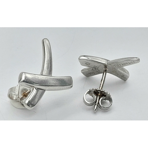 125 - A PAIR OF TIFFANY & CO 18K WHITE GOLD PALOMA PICASSO KISS STUD EARRINGS. 4.2G TOTAL WEIGHT. REF: SC ... 