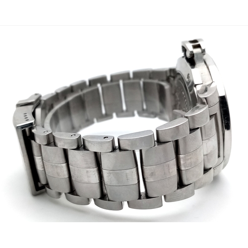 33 - A Corum Admirals Cup Automatic Gents Watch. Stainless steel bracelet and case - 42mm. Silver tone di... 