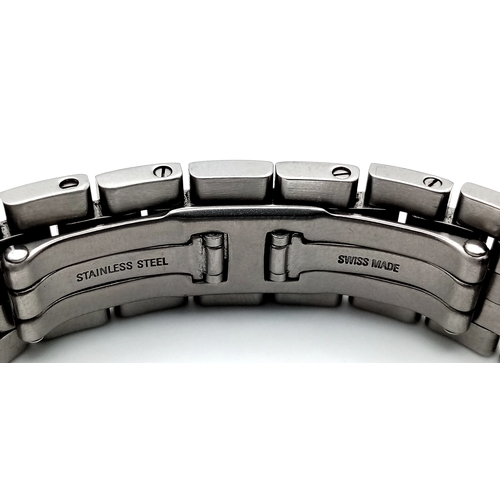 5 - A Classic Cartier Vintage Ladies Santos Demoiselle Watch. Stainless steel bracelet and case - 28mm. ... 