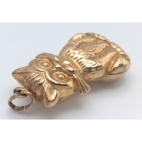 168 - Delightful 9 CARAT YELLOW GOLD PUSSYCAT PENDANT. Fully hallmarked. 1.62 grams. 3 cm drop. Please see... 