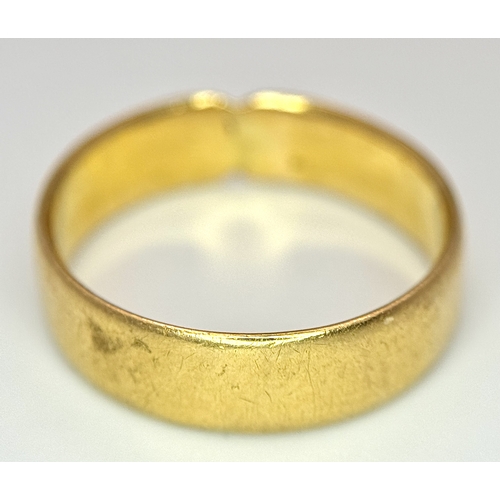 10 - A 22K Yellow Gold Band Ring. 5mm band width. Size M. 4.24g weight.