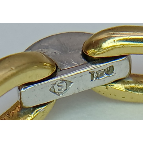 122 - An 18K Yellow Gold and Diamond Link Ring. Size V 1/2. Different. 6.65g.