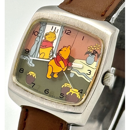 176 - A Vintage Winnie the Pooh 'Does my bum look ripped in this?' Watch. 3d effect. Case - 33mm. Quartz m... 