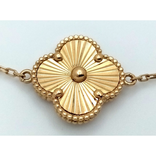 12 - A 14K YELLOW GOLD CLOVER STYLE BRACELET. 9G. 17CM. SC - 1065.