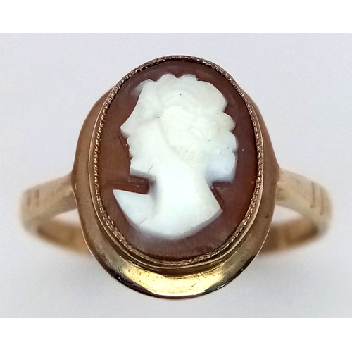 18 - A 9K Yellow Gold Cameo Ring. Size L. 2.3g.