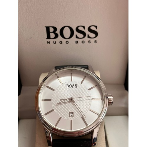 28 - Gentleman’s HUGO BOSS WRISTWATCH in stainless steel Silver Tone. Having large silver white face with... 