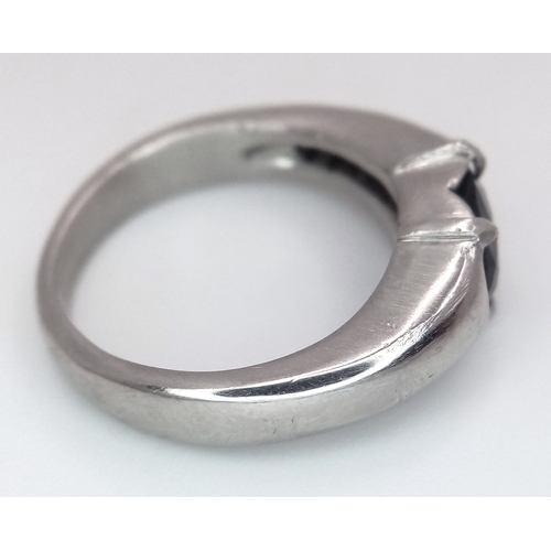 218 - A 900 Platinum, Teal Sapphire Ring. 1.5ct oval cut sapphire.
Size M. 9.75g total weight.