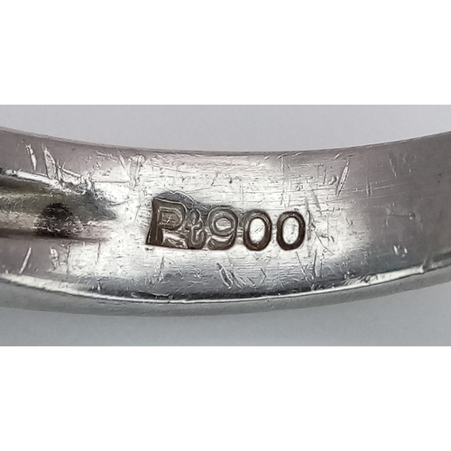 218 - A 900 Platinum, Teal Sapphire Ring. 1.5ct oval cut sapphire.
Size M. 9.75g total weight.